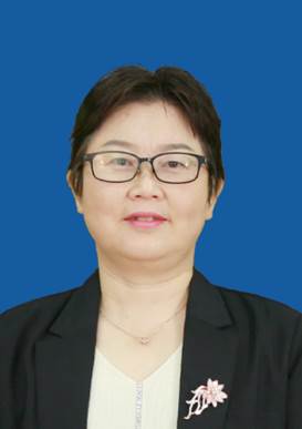 男人戴著眼鏡 描述已自動生成